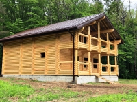 Загородный дом из бревна построен в п. Планческая Щель.